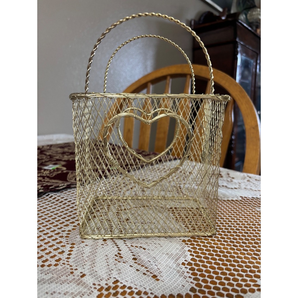 Vintage Gold Wire Mesh Heart Basket Decorative Flower Girl Gift Caddy Handle